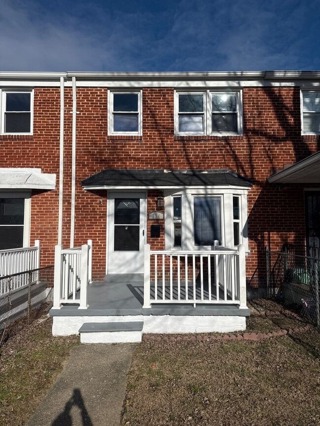 Building Photo - Three-Bedroom Home In Essex