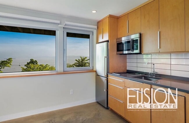 Building Photo - 11 Lakeview Terrace Unit 11 Lakeview Terrace - Apartment