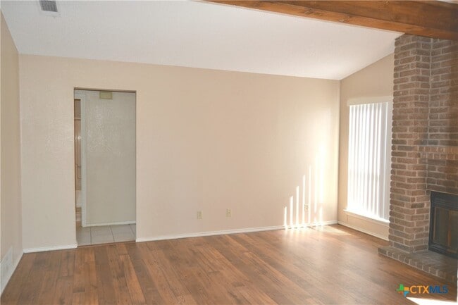 Photo - 2111 Cimmaron Dr