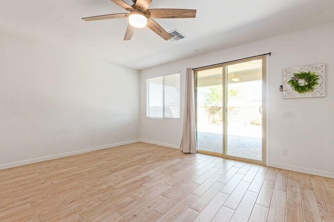 Photo - 10617 S 55th Dr