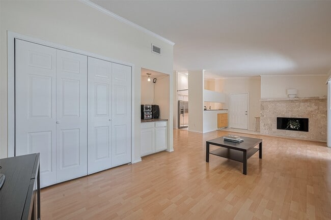 Photo - 2425 Augusta Dr Unit True