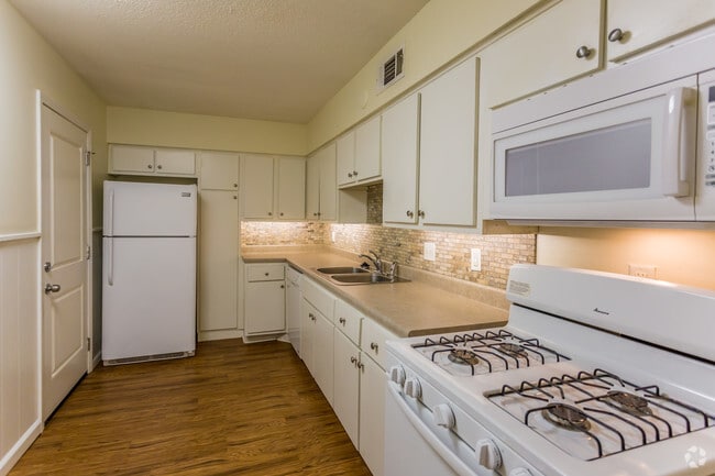 Photo - The Midtowner