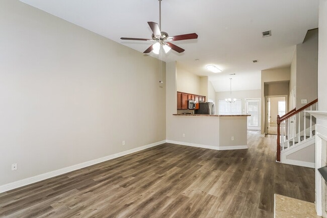 Photo - 1508 Saddle View