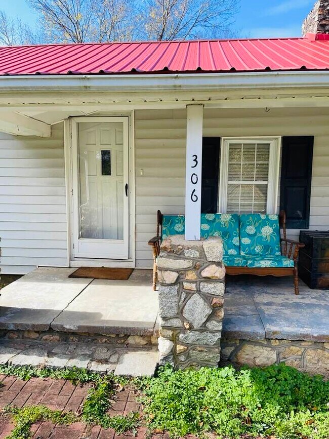 306 Yancey St Rental House Rental in Mayodan, NC