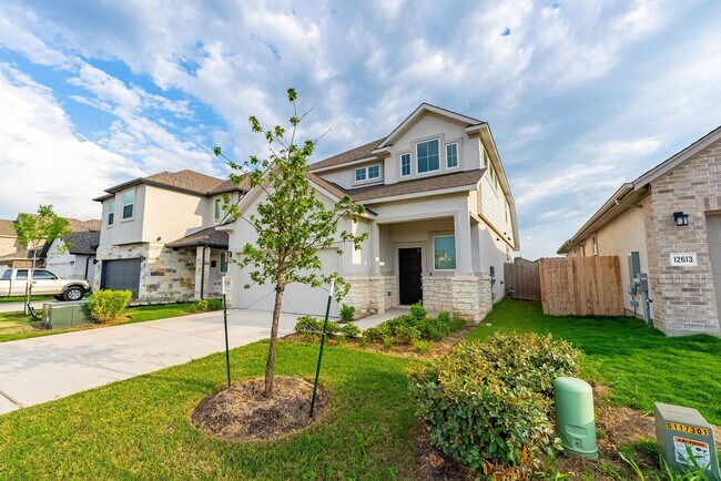 Photo - Beautiful 4 Bedroom, 2.5 Bathroom home in Manor!!!