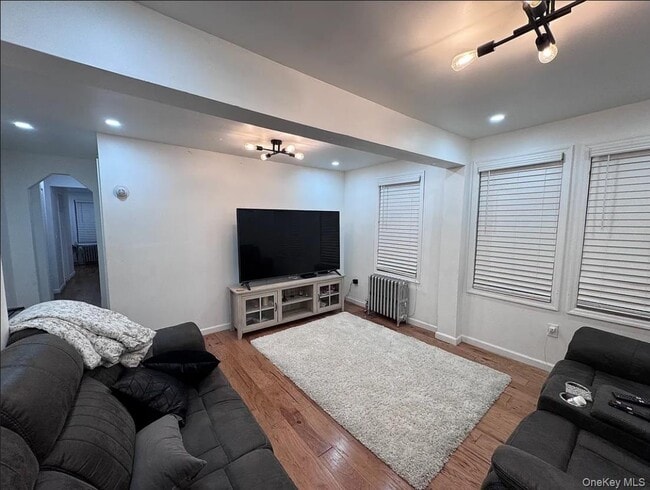 Photo - 112-29 200th St