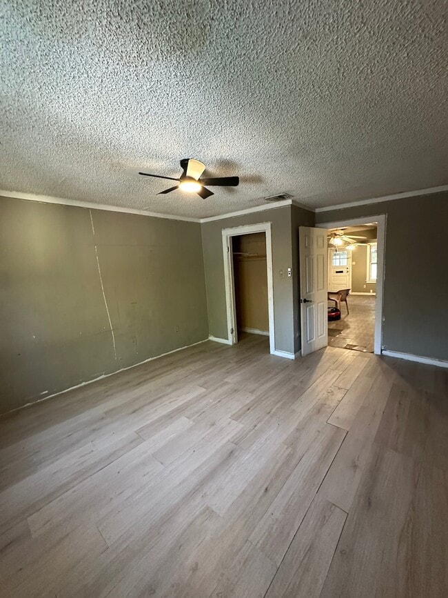 Photo - 944 W Lynwood Ave