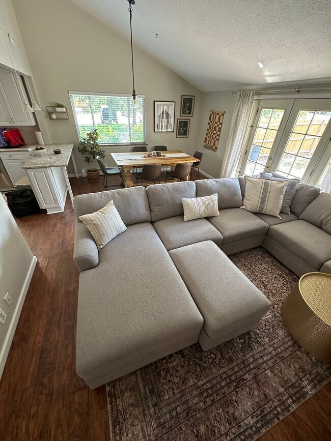 Photo - 2807 Benton St. Unidad 2807