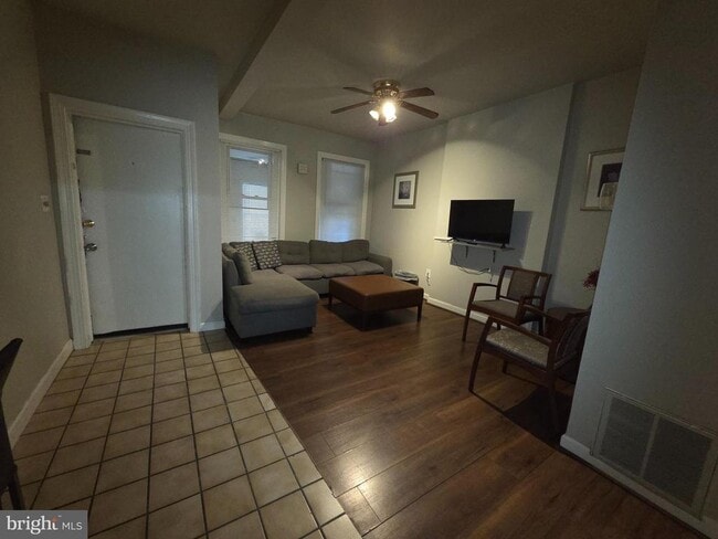 Photo - 302 W 23rd St