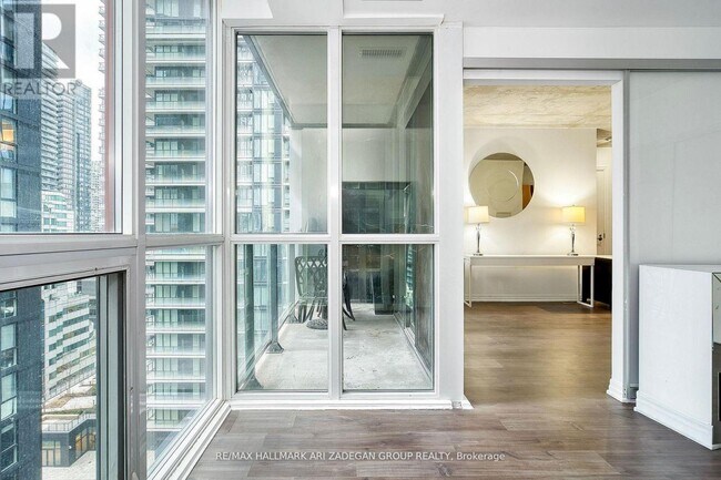 Photo - 88 Blue Jays Way Unit 1701