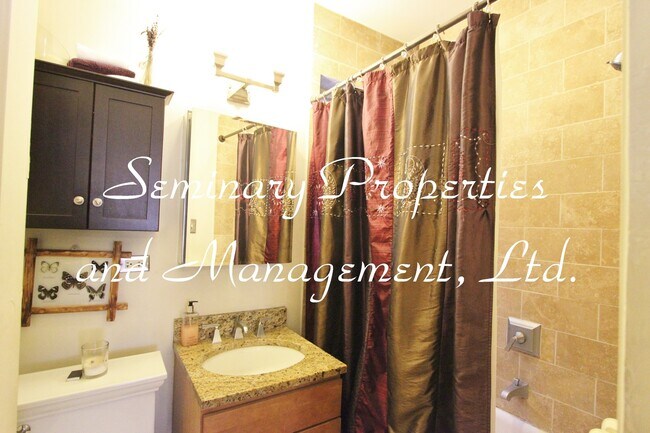 Photo - 5826-28 N Ridge