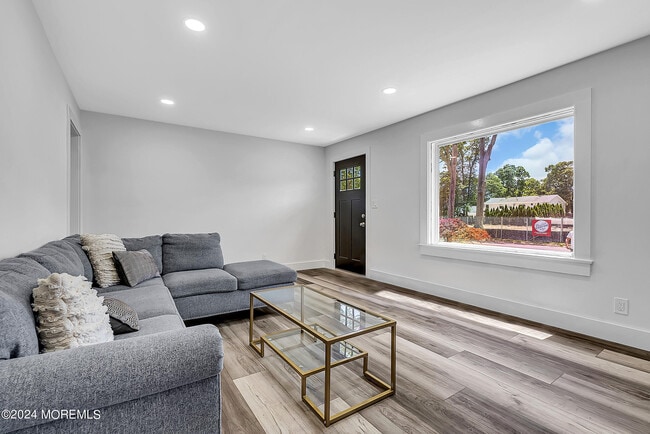 Photo - 295 Jerome Ave