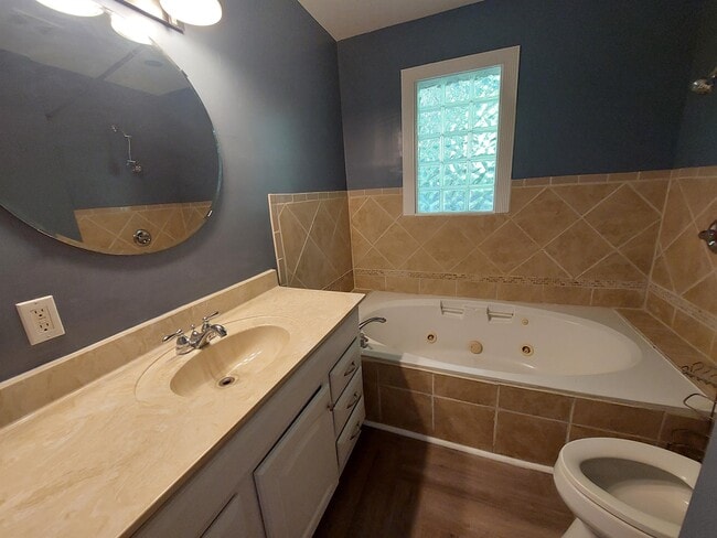 Photo - 1513 Noel Pl