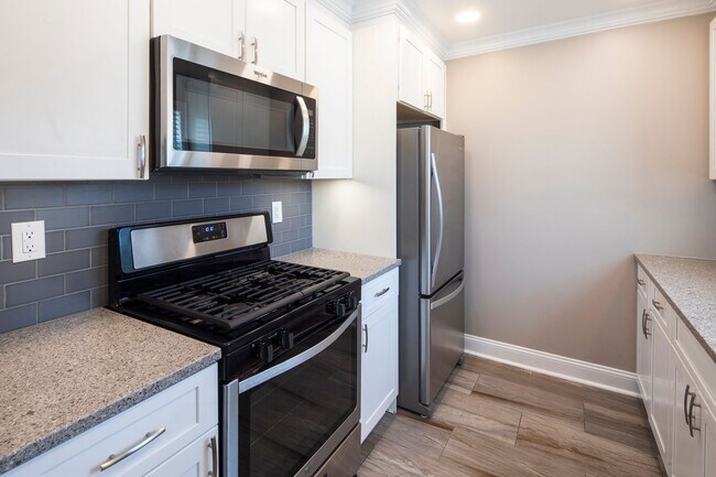 Photo - Leonia Manor