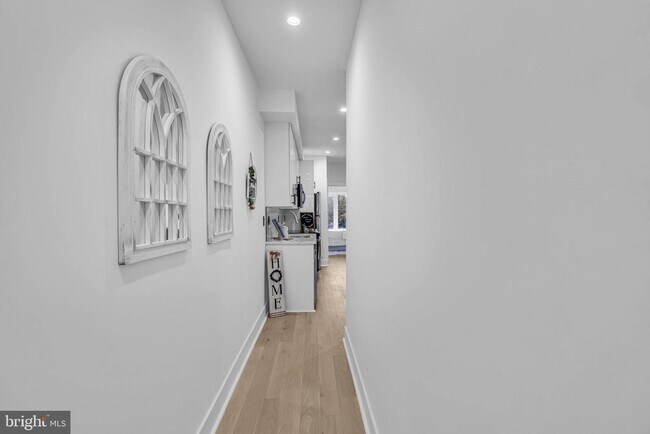 Building Photo - 1103 Fern St NW Unit 302 Rental