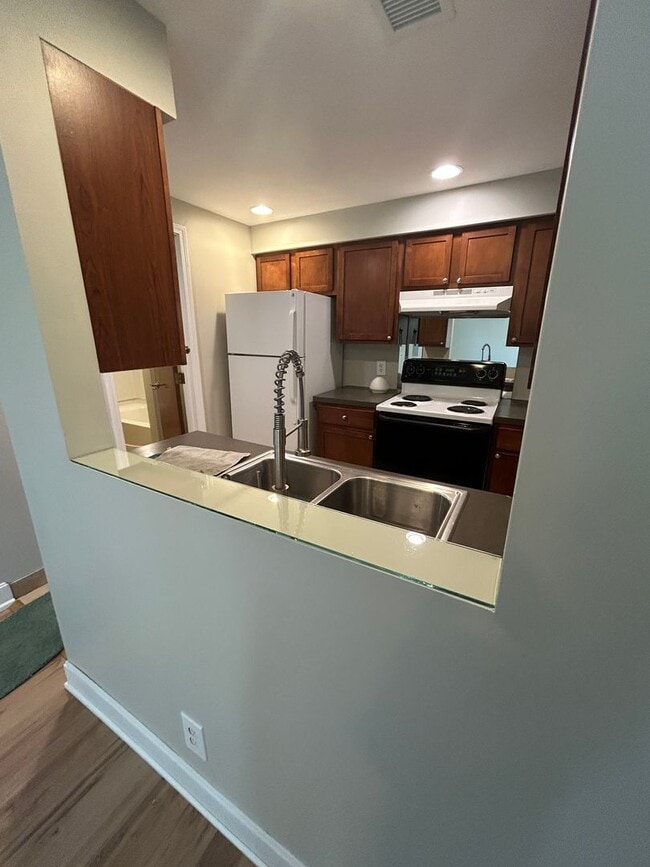 Photo - 909-911 Connecticut Unit 911