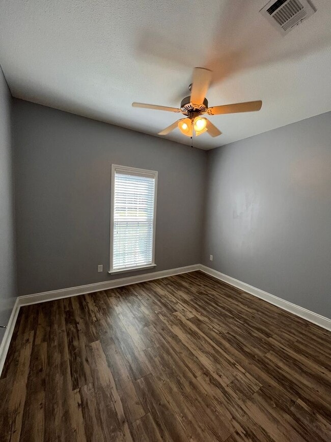 4141 Barrington Dr
