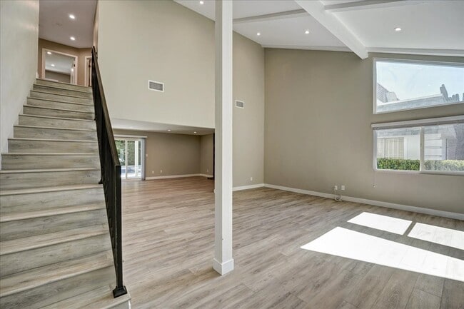 Photo - 5346 Tyrone Ave