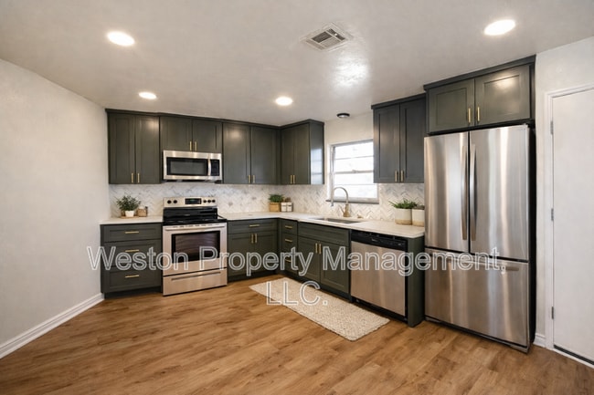 Photo - 3229 SE 24th St