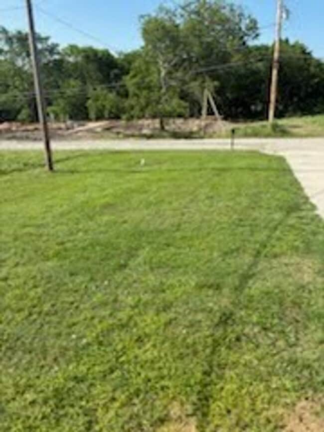 Photo - 107 E Miller St