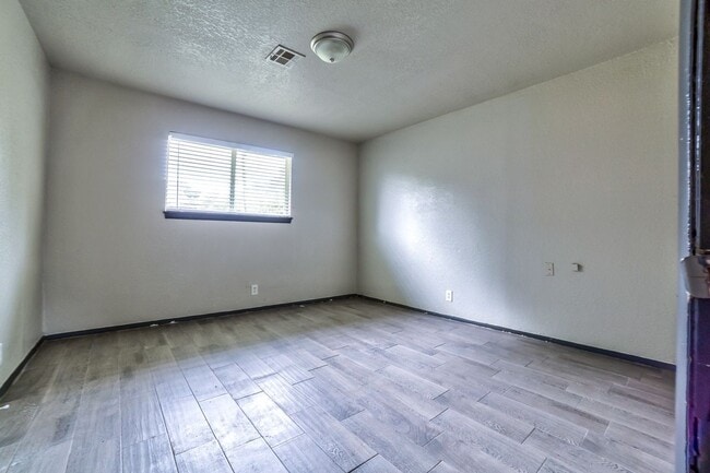 Photo - 1310B N Irvington Ave Unit 1310B