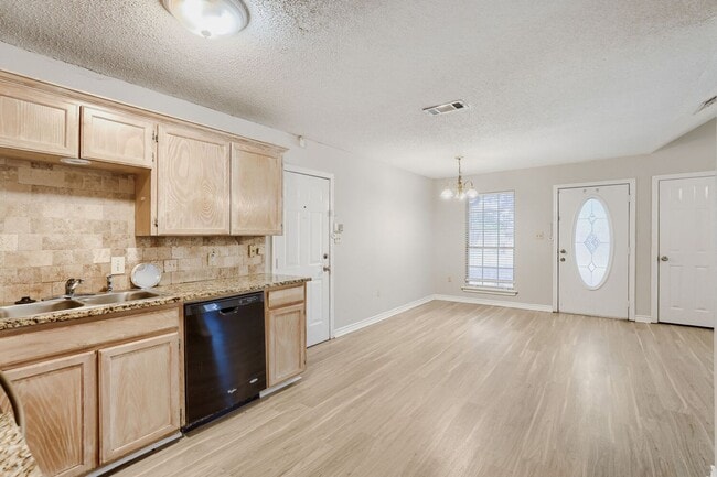 Photo - 316 Peachtree Ln