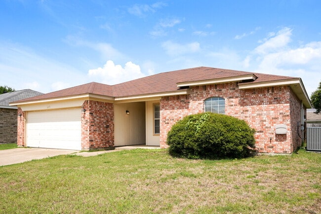 6415 Jennie Ln