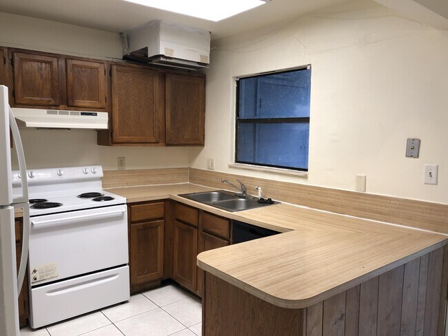 Photo - 2811 SW Archer Rd