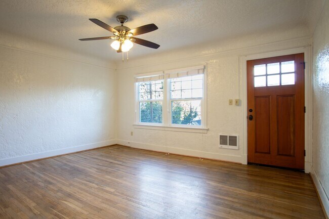6425 S Corbett Ave Unit 06