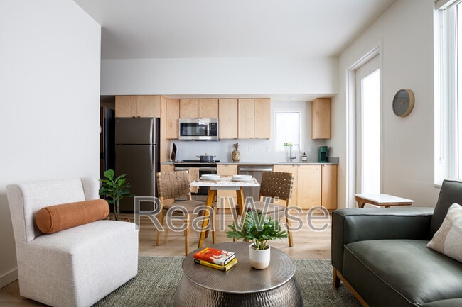 Building Photo - 188 Garfield St