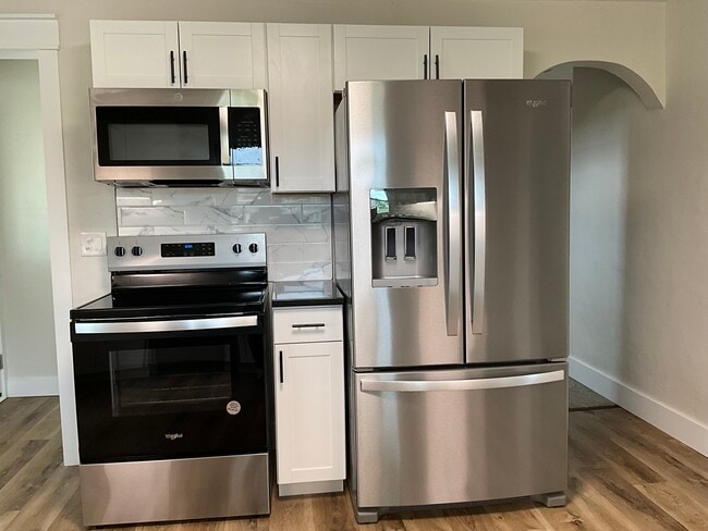 Refrigerator, Stove, Microwave and Dishwasher - 123 Chestnut St