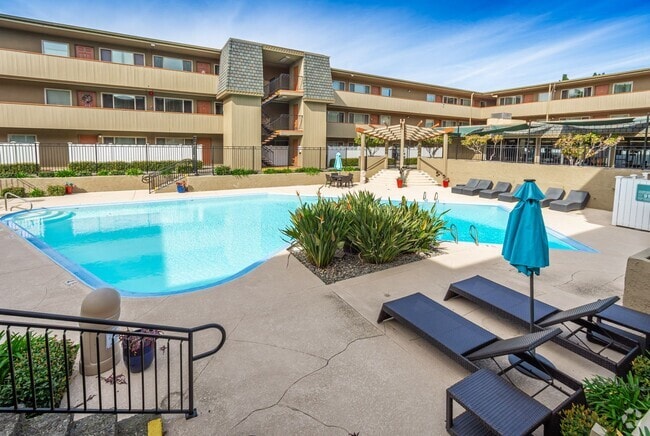 Building Photo - University Court Rental