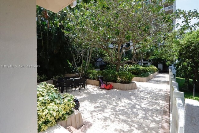 Photo - 1121 Crandon Blvd Unidad E107