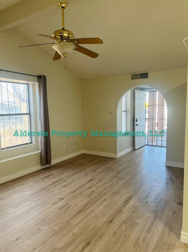 Photo - 9006 Sonya Ave SW