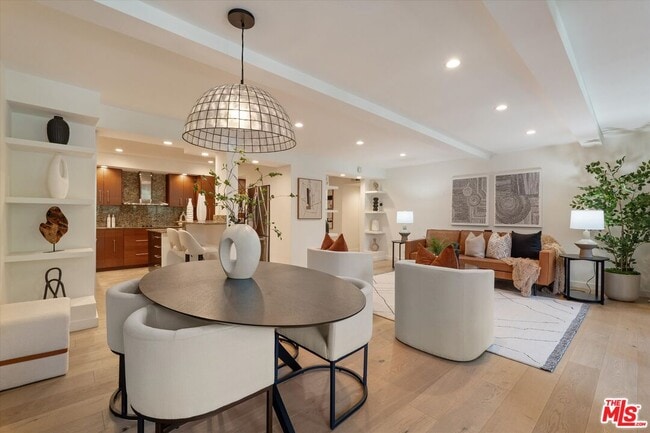 Building Photo - 850 Kings Rd Unit 208