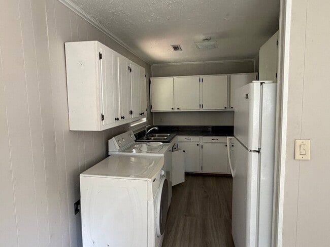 Photo - 320 Smith Cir