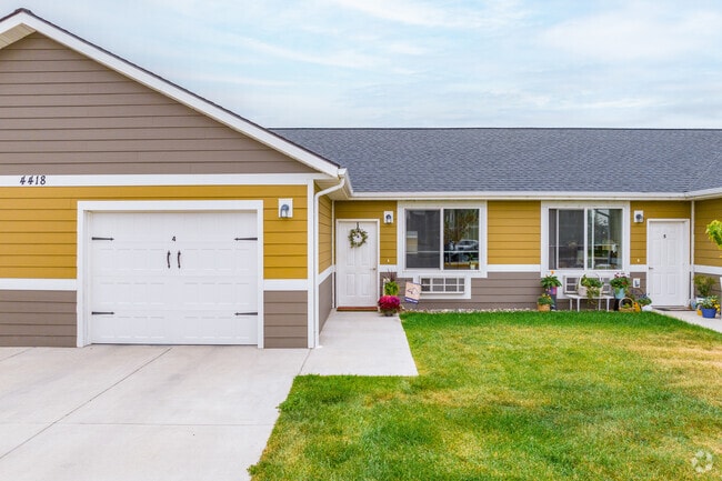 Attached garage/front entrance