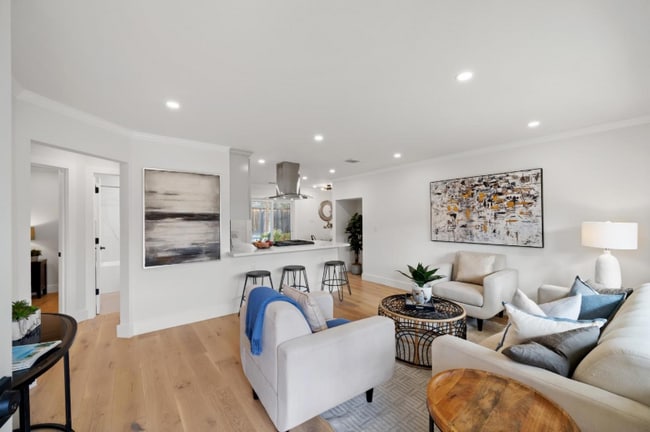 Photo - 242 Thurston St