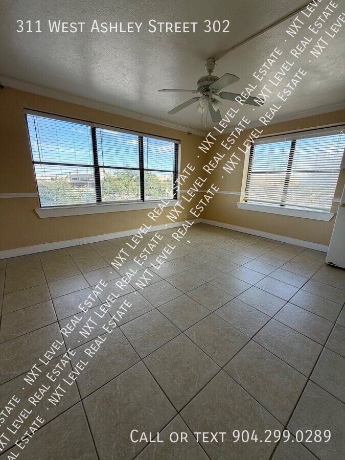 Photo - 311 W Ashley St