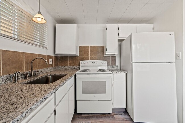 1590 Nicholls Rd Unit 1