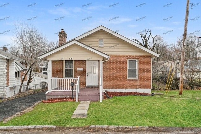 Building Photo - 2528 Leslie Ave