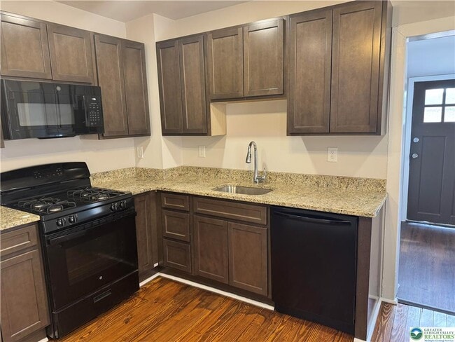 Photo - 1320 Chelsea Ave