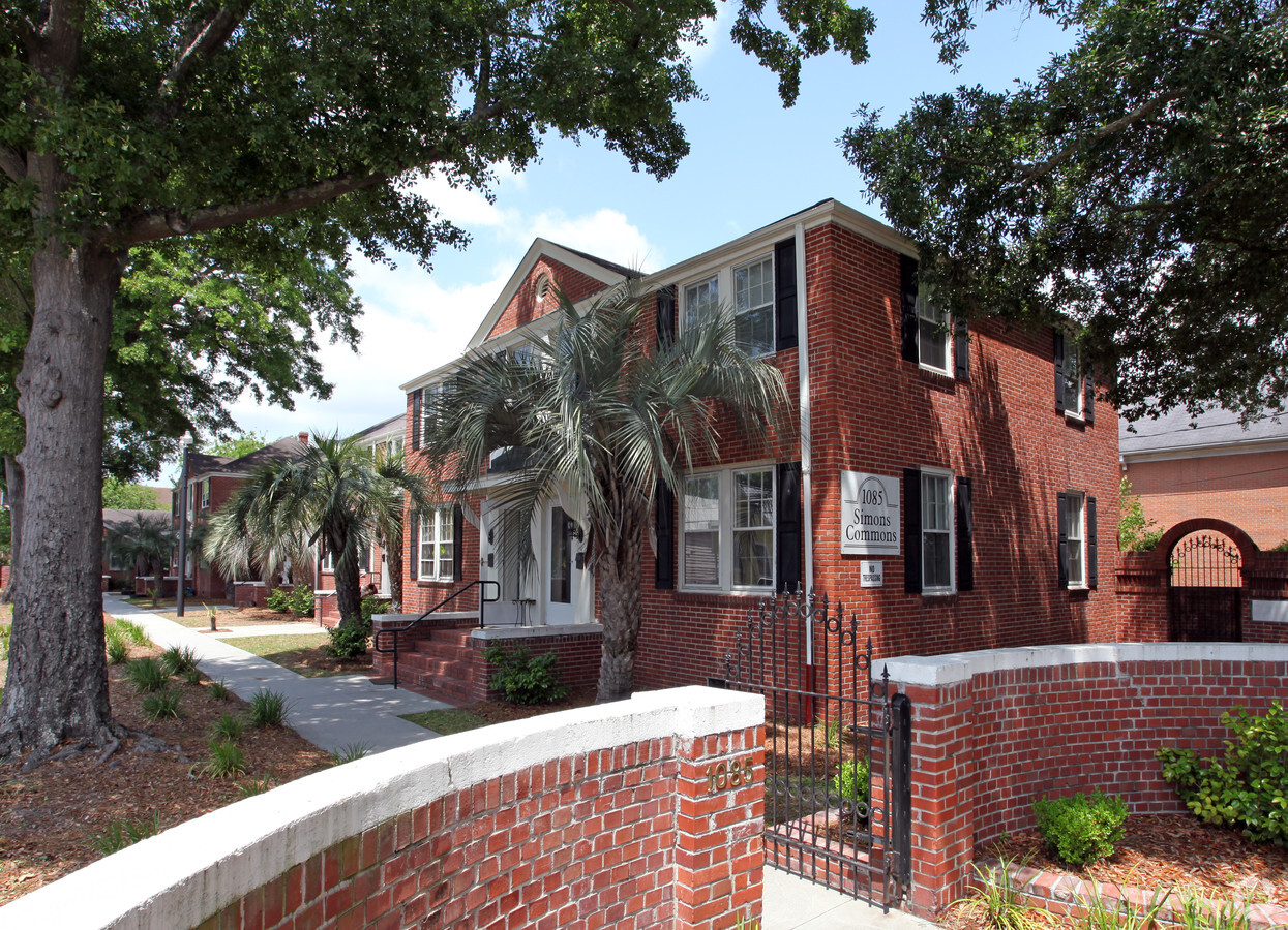 Photo - St Charles Apartments