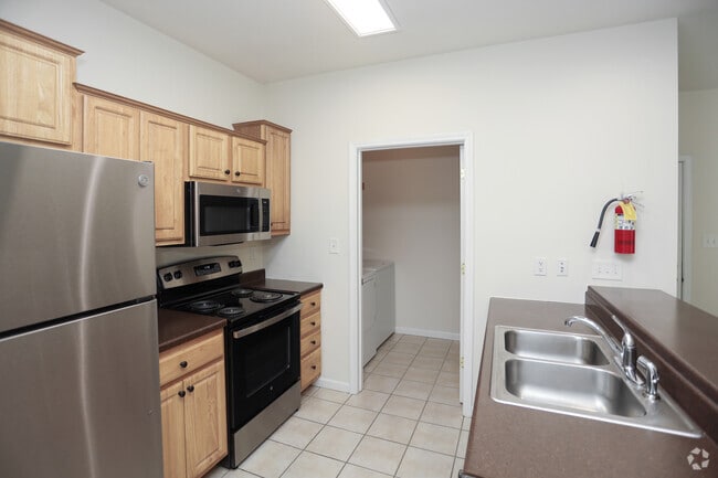 1BR, 1BA - 587 SF - Forest Ridge