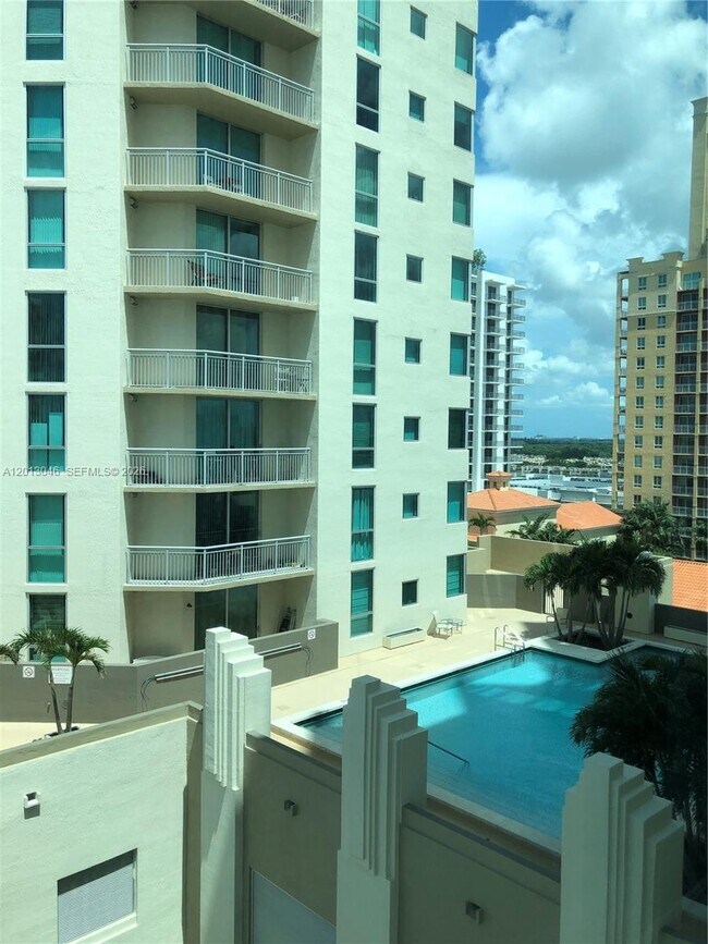 9055 SW 73rd Ct Unit 1008