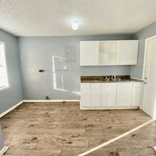 Photo - 808 N Detroit Ave