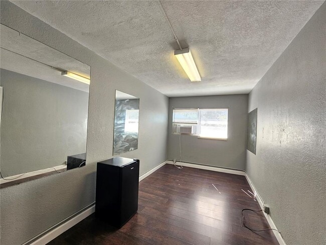 Photo - 1375 Drew St Unit 104