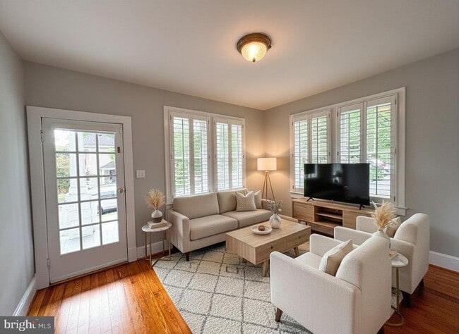 Photo - 27 W Wyatt Ave