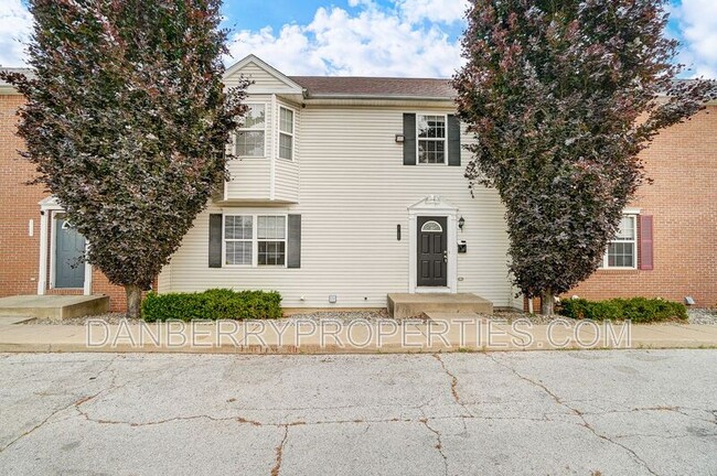 Building Photo - 1105 N Byrne Rd