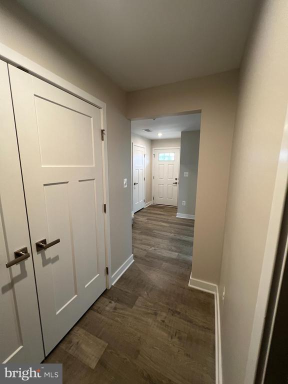 Photo - 1550 Adamson Wy